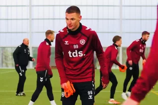 “Хартс” бапкері Ислам Чесноковқа қатысты шешімін айтты