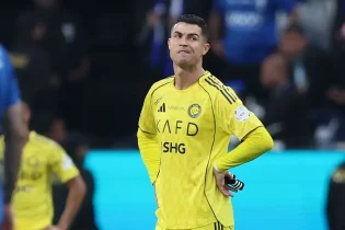 Роналду мен “Әл-Наср” арасындағы дау – Криштиану алаңға шығудан бас тартты