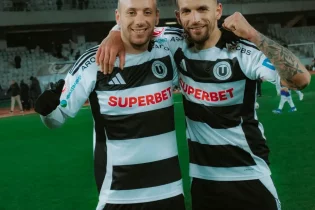 Дебютты матчында жеңіске жетті