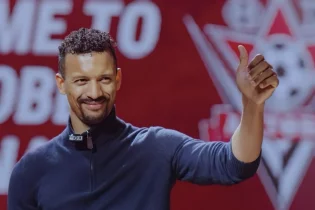 Максим Самородов: “Нани алаңға шықпаса да, командаға берері көп”