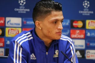 Роджер Каньяс футболмен қоштасты