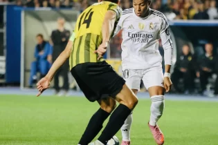 ҚПЛ клубының капитаны әлемдік жұлдызға жейдесін ұсынды