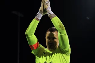 Қазақстандық қақпашы командасын жартылай финалға жетеледі