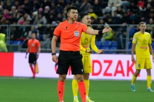 Болат Есмағамбетов 1-турдағы төрешілік жұмысы жайлы: ары қарай талай сұмдыққа куә боламыз