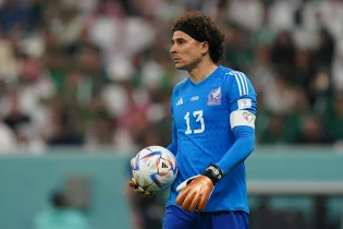 Төрт жылда бір төбе көрсетеді