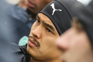 “Сыртынан оңай көрінеді” – Ғалымжан Кенжебек РПЛ-дегі дебютінен кейін ойымен бөлісті