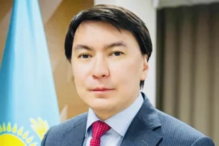 Михаил Гурман ҚФФ Президенті Марат Омаровтың көзбояушылығын әшкереледі