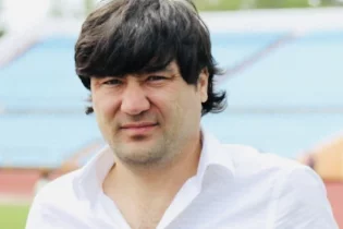 Тек қана жеңістің синонимі – Шымкент пен Павлодарды құтқарған шебер енді Түркістанды дүр сілкіндірмек