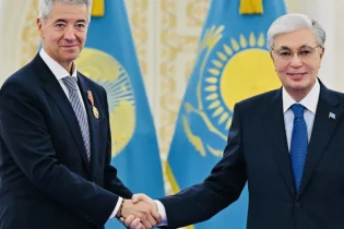 Тоқаев «Атлетико Мадрид» бас директорымен кездесті: Қазақстан футболы талқыланды
